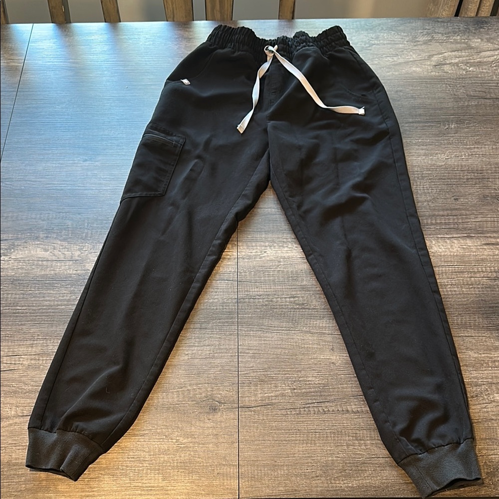 FIGS Black Jogger high waisted scrub pants